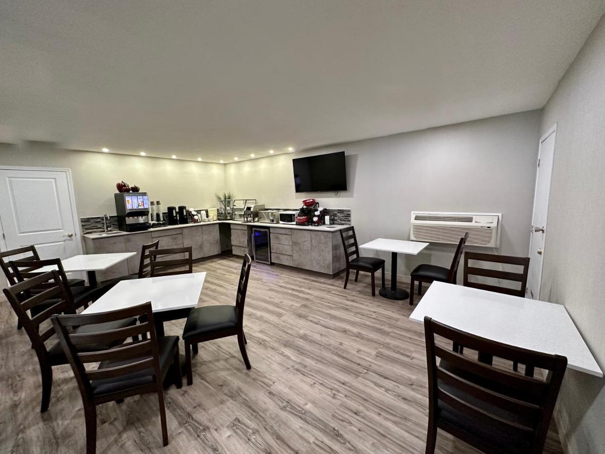 פינצ'ר קריק Econo Lodge Inn & Suites מראה חיצוני תמונה