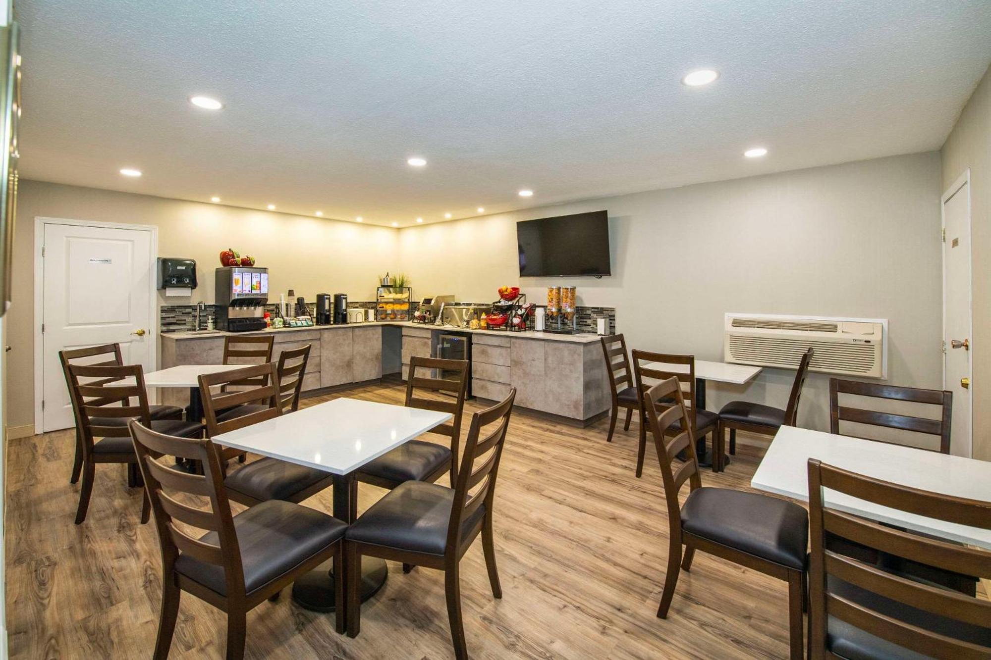 פינצ'ר קריק Econo Lodge Inn & Suites מראה חיצוני תמונה