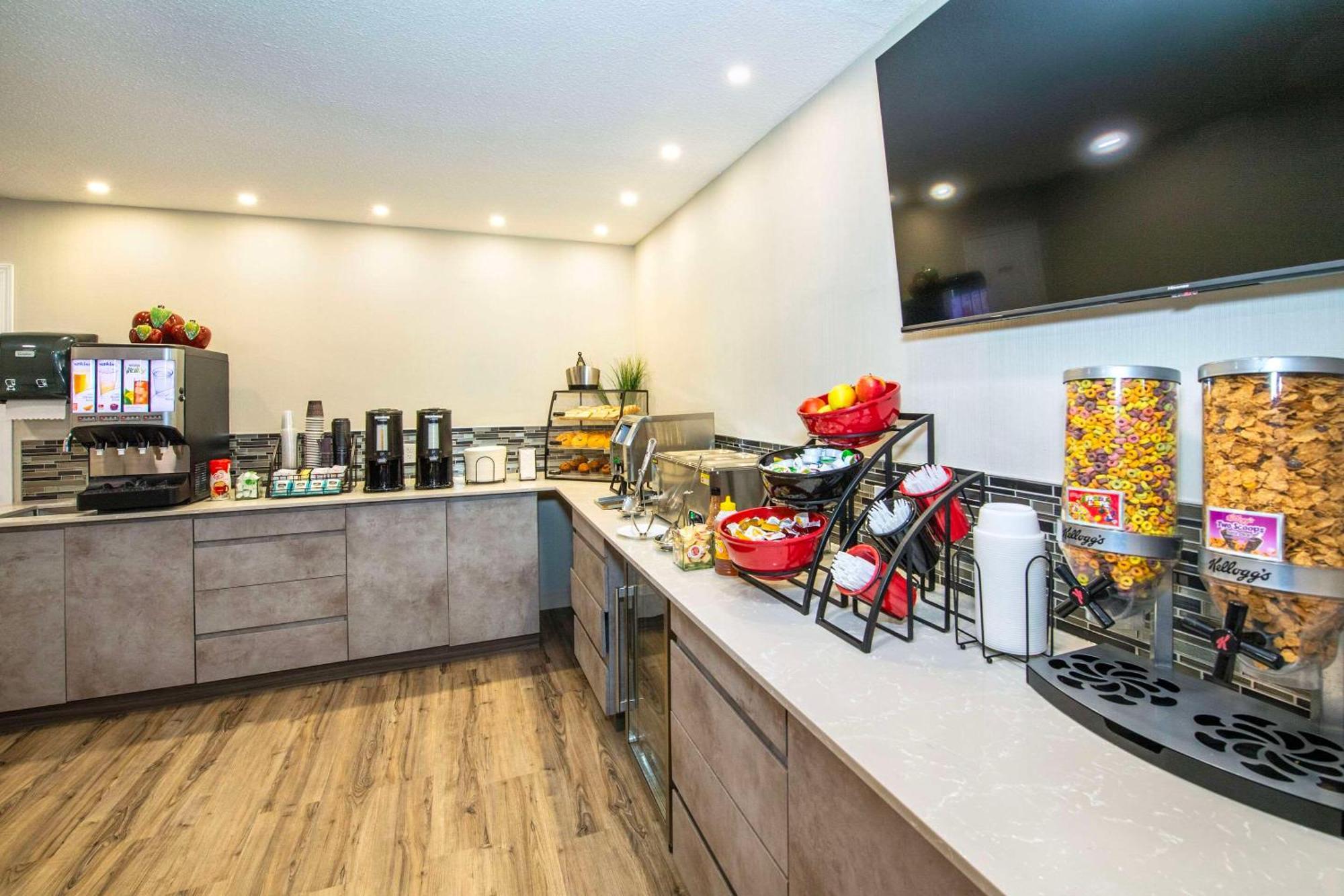 פינצ'ר קריק Econo Lodge Inn & Suites מראה חיצוני תמונה