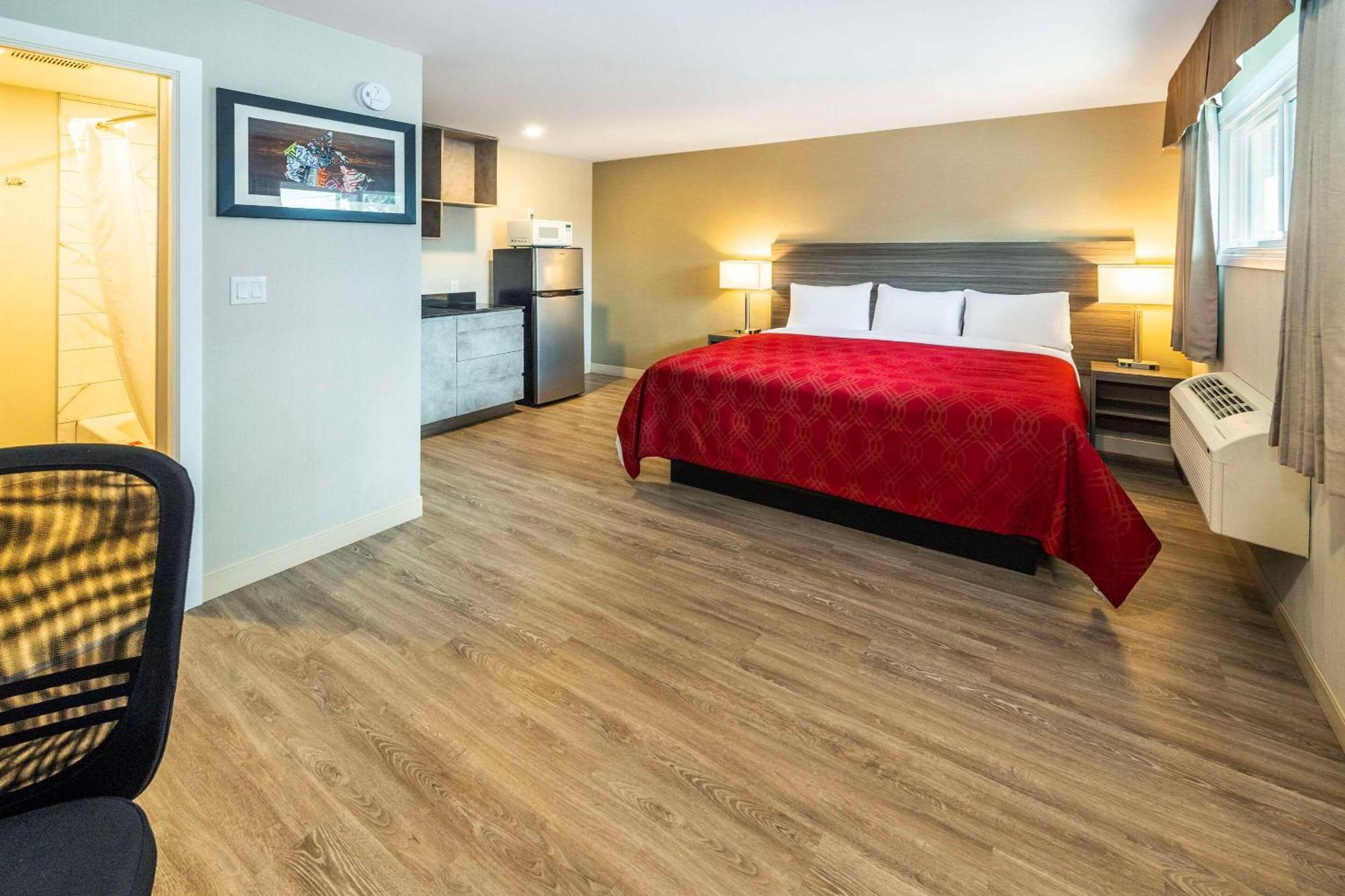 פינצ'ר קריק Econo Lodge Inn & Suites מראה חיצוני תמונה