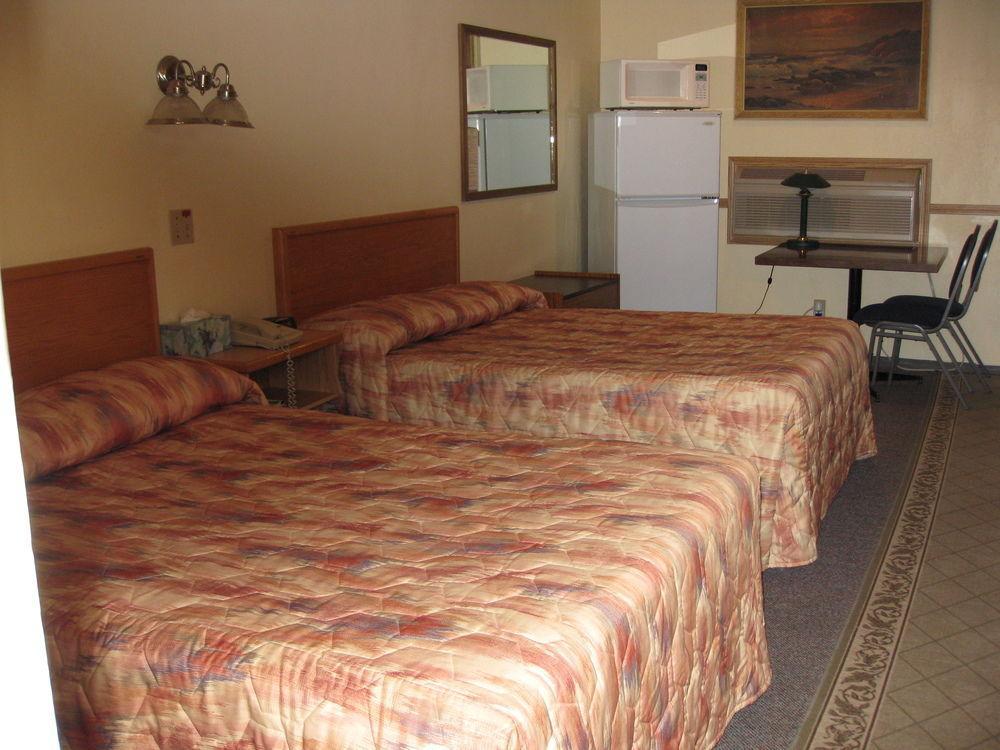 פינצ'ר קריק Econo Lodge Inn & Suites מראה חיצוני תמונה