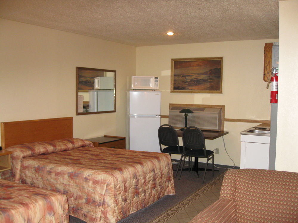 פינצ'ר קריק Econo Lodge Inn & Suites מראה חיצוני תמונה
