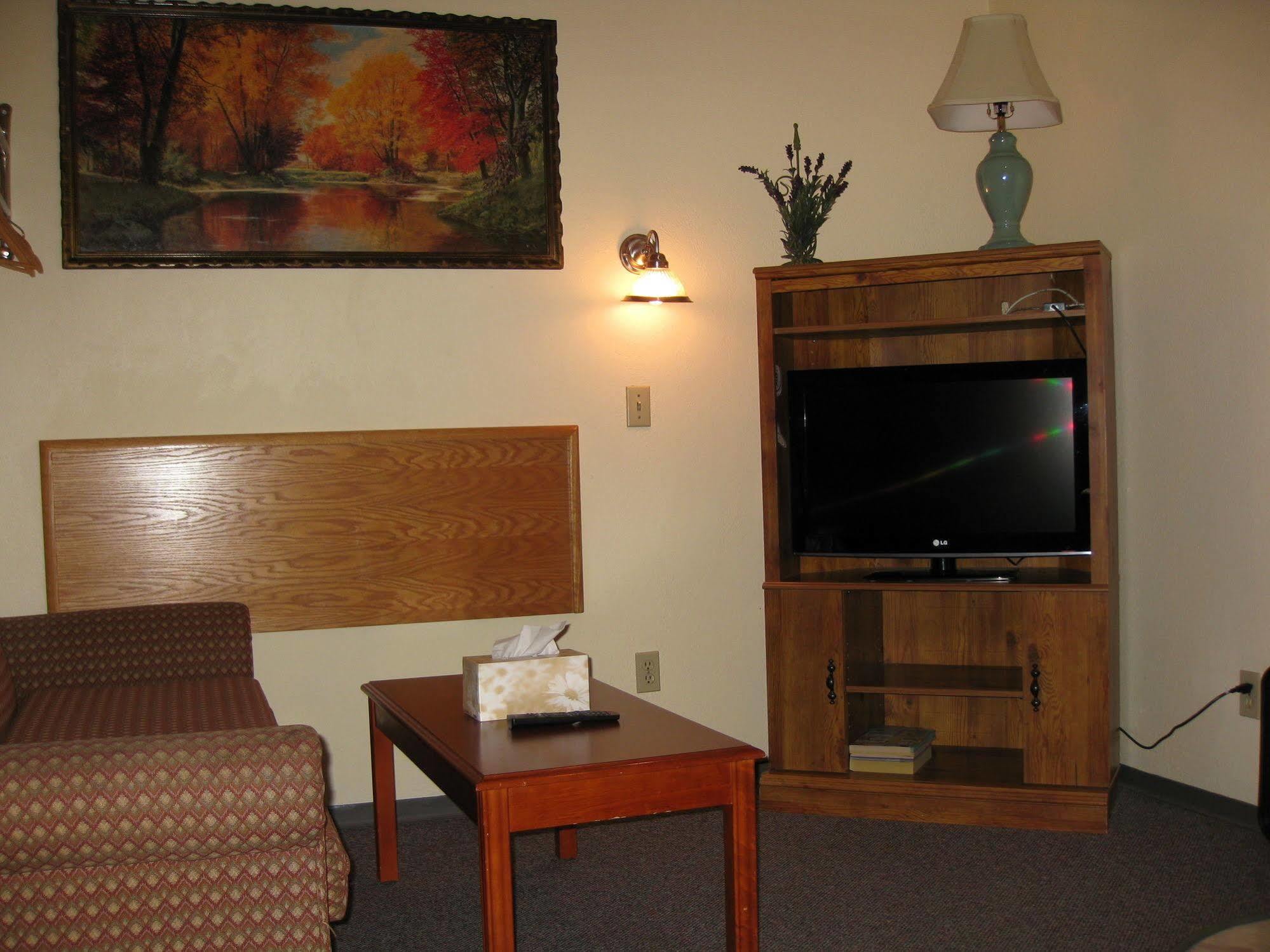פינצ'ר קריק Econo Lodge Inn & Suites מראה חיצוני תמונה
